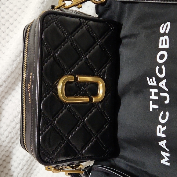 Marc Jacobs Handbags - Marc Jacobs softshot 21 quilted